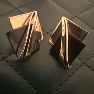 14k Gold Earrings 4.9g